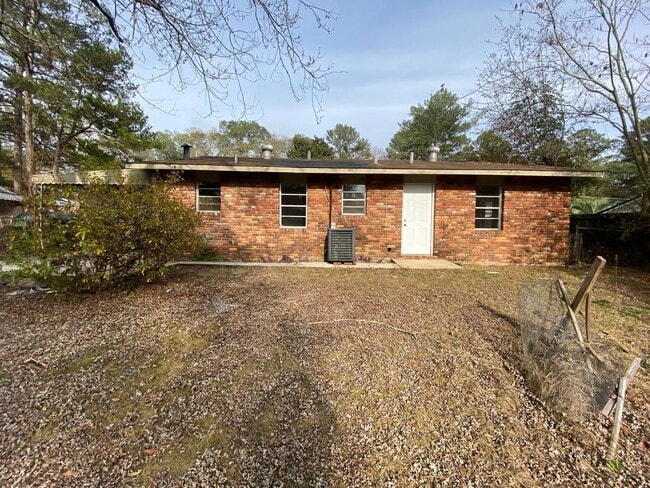 Building Photo - **AVAILABLE NOW**East Columbus 3 Bedroom / 1 Bathroom Home for Rent***