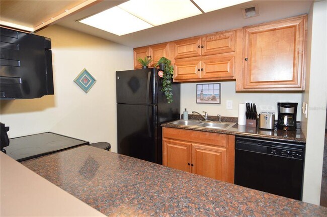 Building Photo - 12760 Indian Rocks Rd