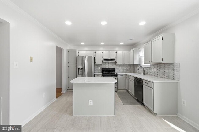 Building Photo - 9663 Franklin Woods Pl