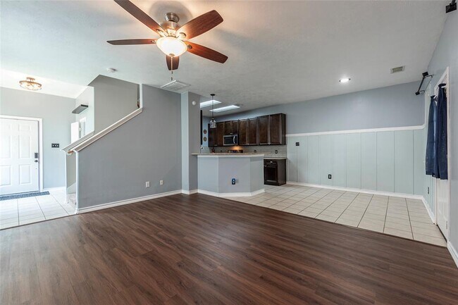 Building Photo - 336 Capella Oaks Ln