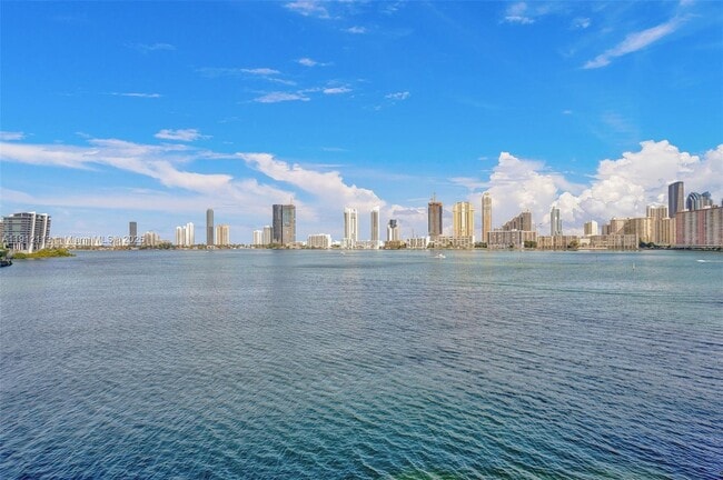 Building Photo - 3000 Island Blvd