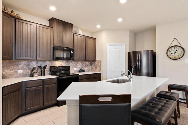 Building Photo - 2471 Sunrise Rd