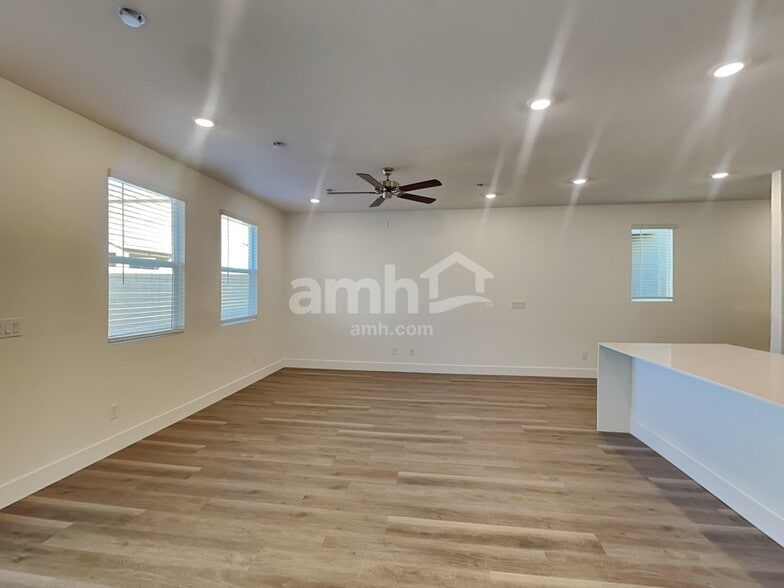 Building Photo - 10555 Lagaspi Dr