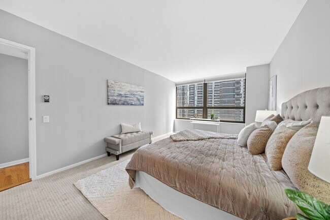 Building Photo - 400 E Ohio St