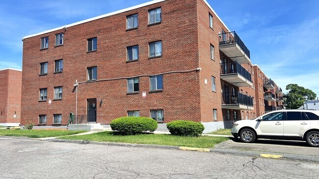 Building Photo - 400 Governors Dr