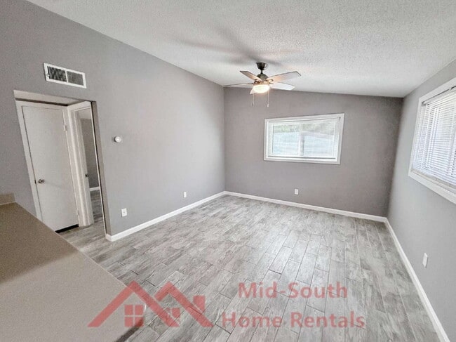 Building Photo - 1775 Colonial Hills Dr