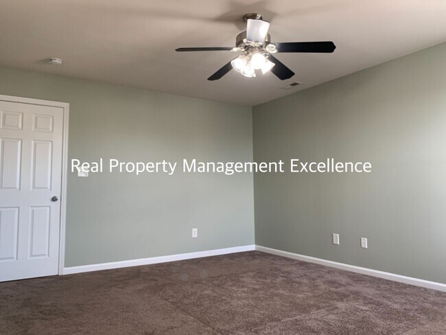 Building Photo - Lovely 2 Story Home In Raleigh, Available December 15th!