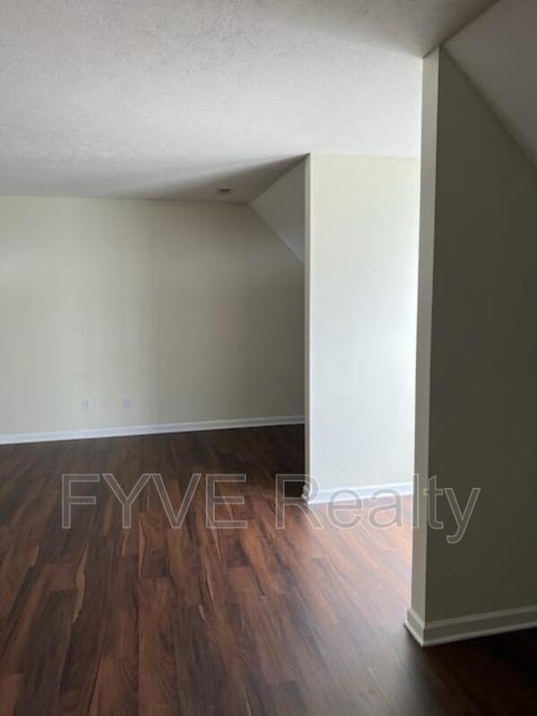 Building Photo - 2426 Middlebrook Ridge Ln