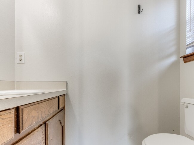 Building Photo - 929 Branchwood Dr