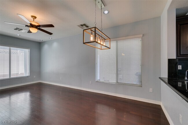 Building Photo - 8233 Shaded Arbors St