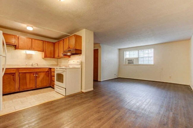 Building Photo - 5805 Haynes-Sterchi Road Apartment 2