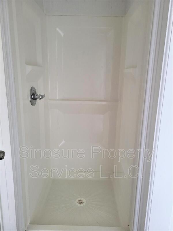 Building Photo - 250 Lark St