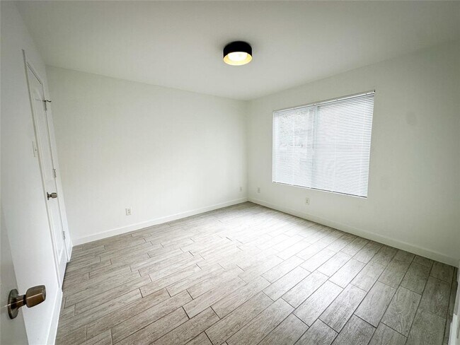Building Photo - 1307 Norwalk Ln