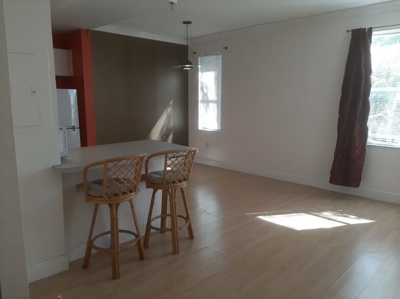 Hardwood floors, new A/C - 1502 Jefferson Ave