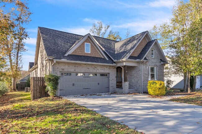 Building Photo - 7 Nakkol Dr