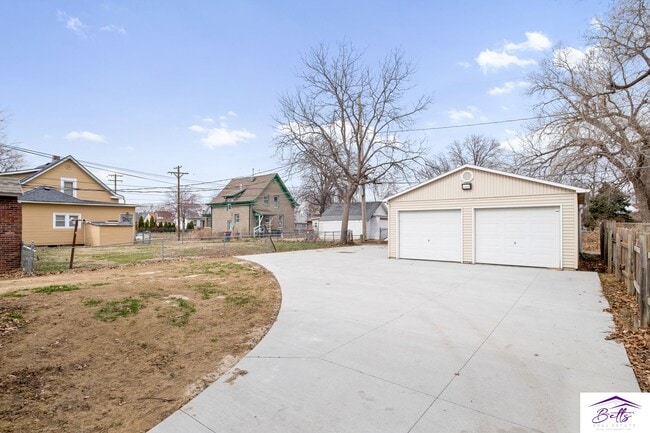 Building Photo - DUDLEY DUPLEX
