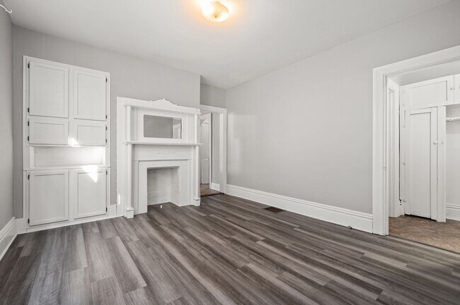 Building Photo - 362 Republic St