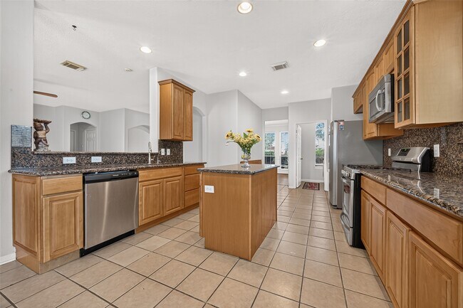 Building Photo - 12110 Laurel Ct