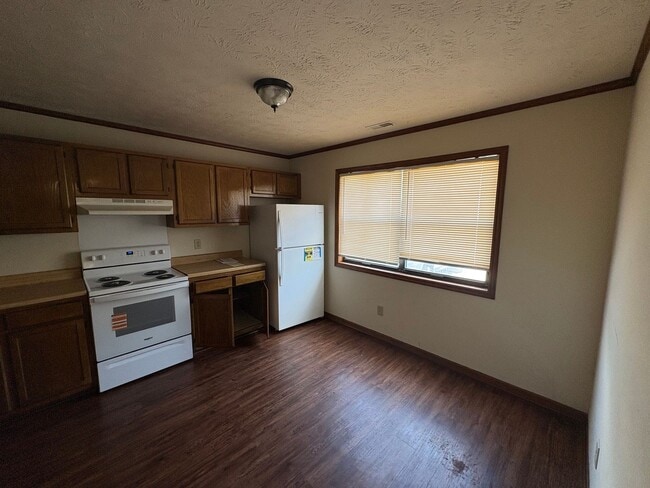 Building Photo - 5925 Labonte Dr
