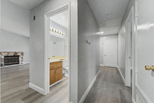 Building Photo - 2 Bedroom 2 bathroom Northside of Yuba City
