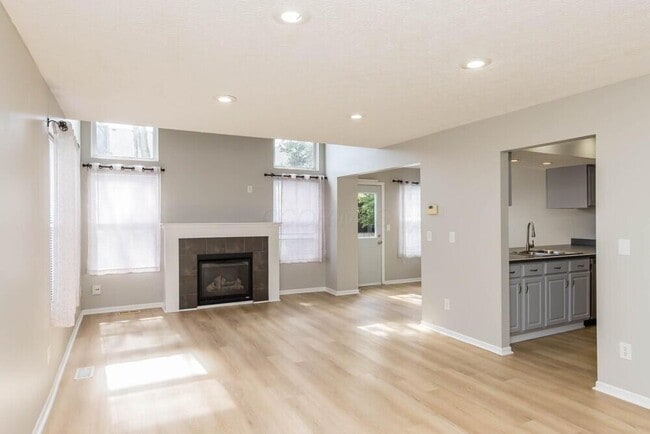 Building Photo - 2439 Sutter Pkwy