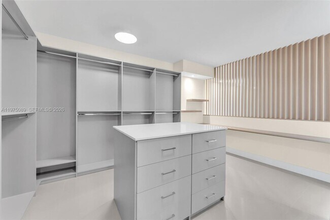 Building Photo - 19355 Turnberry Way