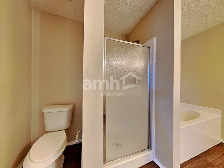 Building Photo - 3004 Cesareo Dr