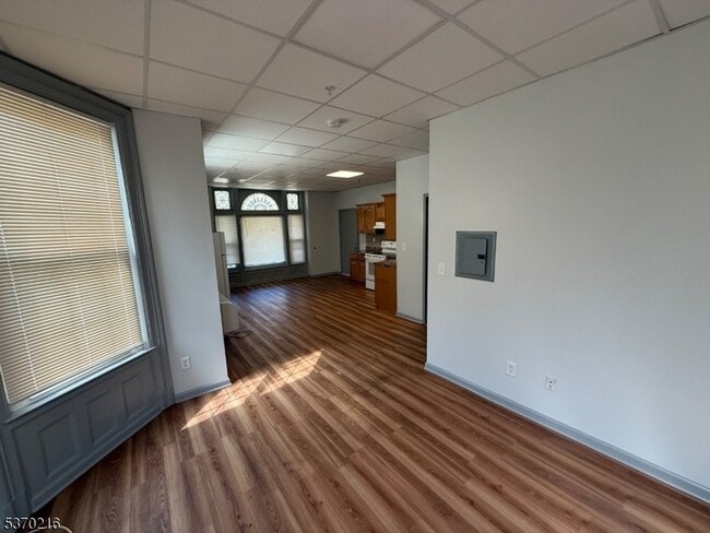 Building Photo - 96 W Grand St