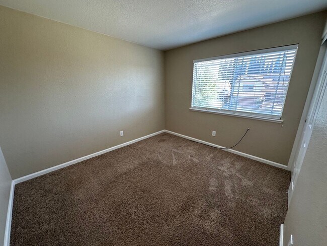 Building Photo - Beautiful Remodeled 4 Bedroom, 3 Bath Home