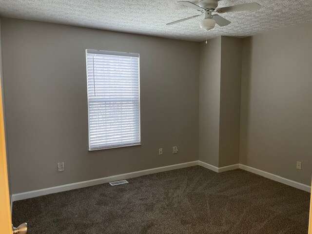 Building Photo - 1913 Ridgebury Dr