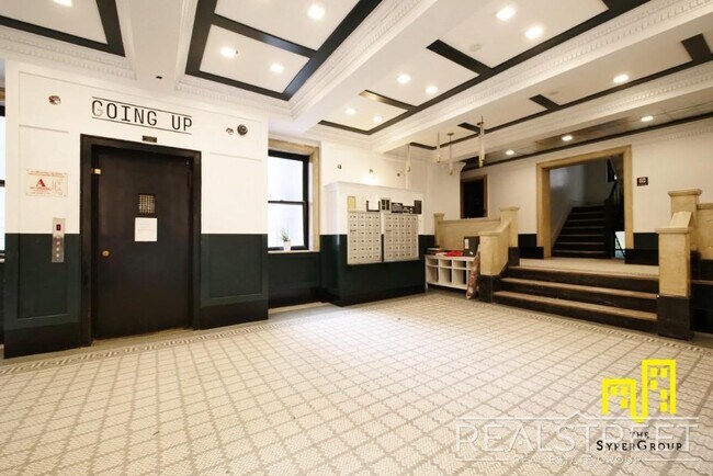 Building Photo - 4 bed | 3 Full Bath In Prime Brooklyn Heights