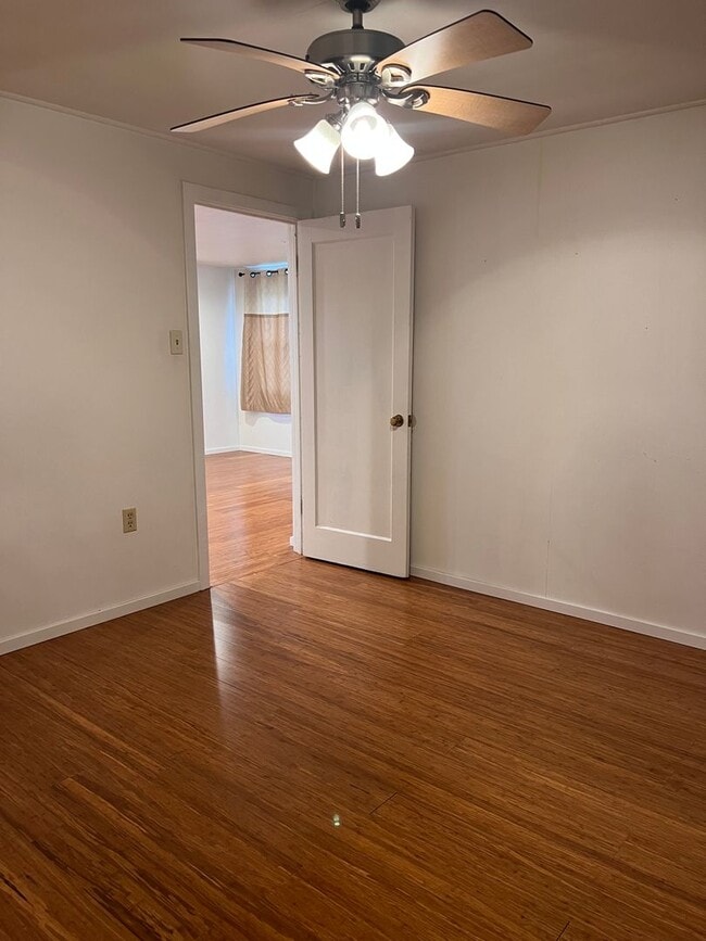 Building Photo - SIngle Family 2 Bedroom 1 Bath Home on Lar...