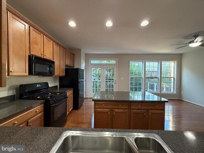 Building Photo - 5669 Faircloth Ct