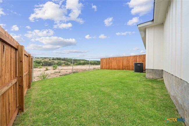 Building Photo - 117 Leon Ln