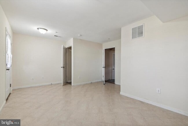 Building Photo - 145 Mercer Ct