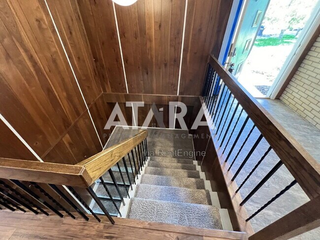 Building Photo - 270 2020 N