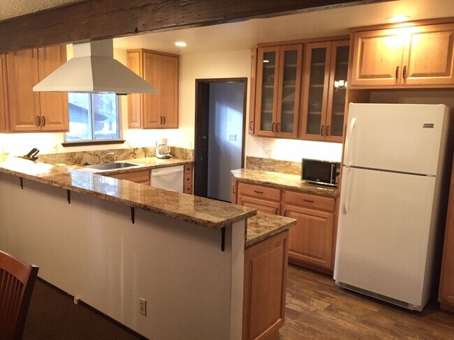 Building Photo - Single level 3BD Close to Heavenly & the casinos! Avail. for a 3–6-month seasonal lease starting ...