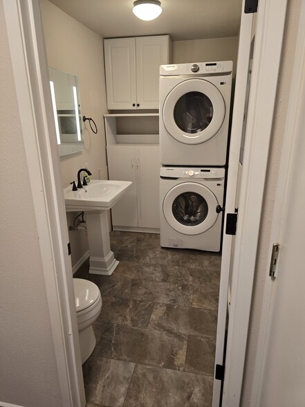 Building Photo - 12512 SE 42nd St