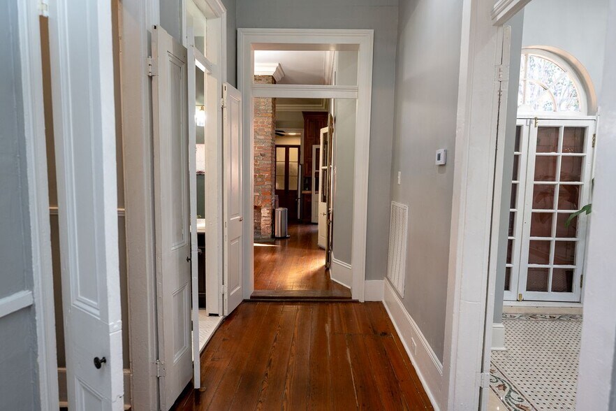 Building Photo - 1433 Esplanade Ave