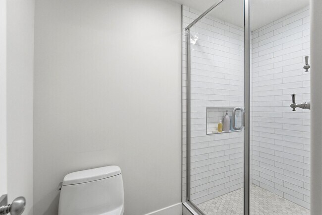 Building Photo - 415 E Earl St