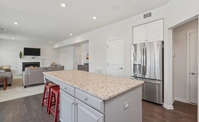 Building Photo - 1729 Eastwick Ln