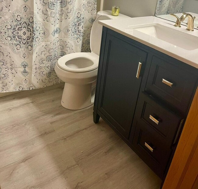 Building Photo - 2071 Madison Ave