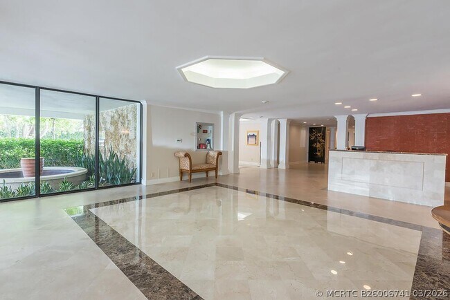 Building Photo - 250 Bradley Pl