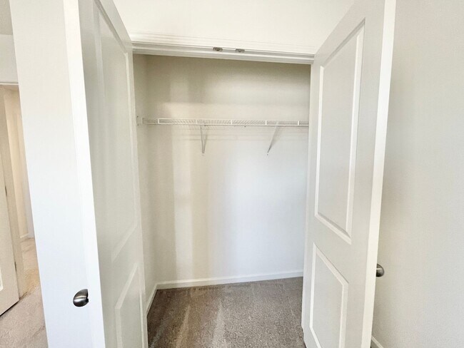 Building Photo - Spacious 3 Bedroom Townhome minutes from I-85 - AVAILABLE OCTOBER 2026