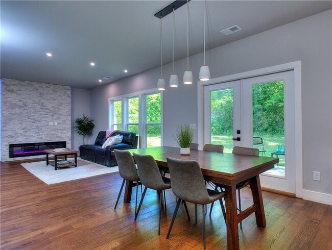 Building Photo - 419 McInnes Cir