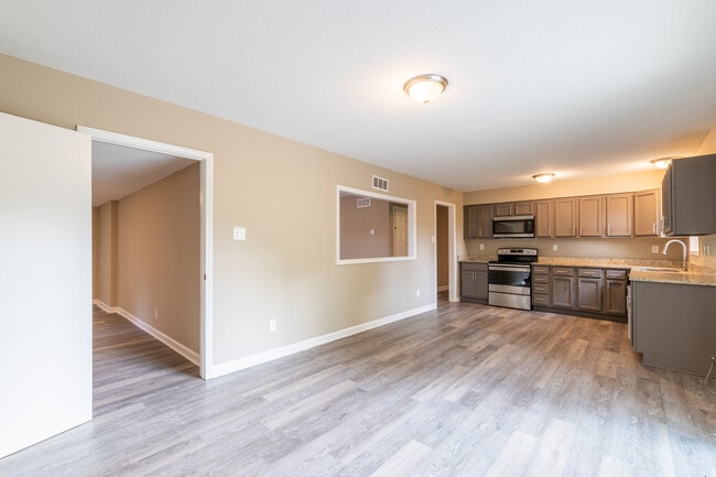 Building Photo - 2248 Colonial Hills Dr