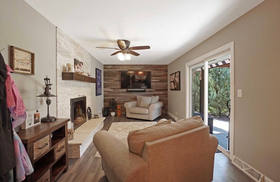 Building Photo - 4685 N 150th St