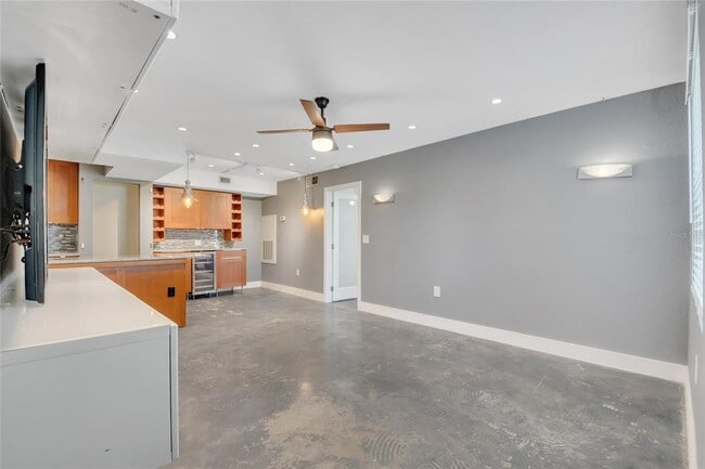 Building Photo - 3034 Parkway Blvd