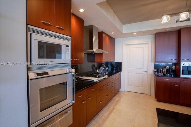 Building Photo - 6000 Island 2602 Is