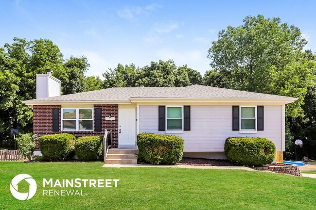 Building Photo - 1104 NE Lindsay Ave